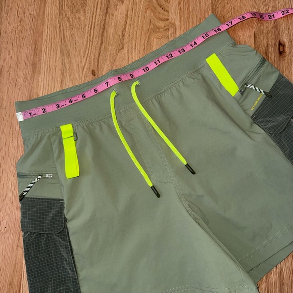Lululemon Multi-Pocket Cargo High-Rise Hiking Short 5" Laurel Green 12 - Picture 6 of 14